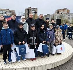 Юные художники ЦДЮТТ получили награду из рук губернатора! Юные художники ЦДЮТТ получили награду из рук губернатора!