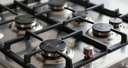 Россияне сталкиваются с аферами, связанными с проверками утечек газа Россияне сталкиваются с аферами, связанными с проверками утечек газа